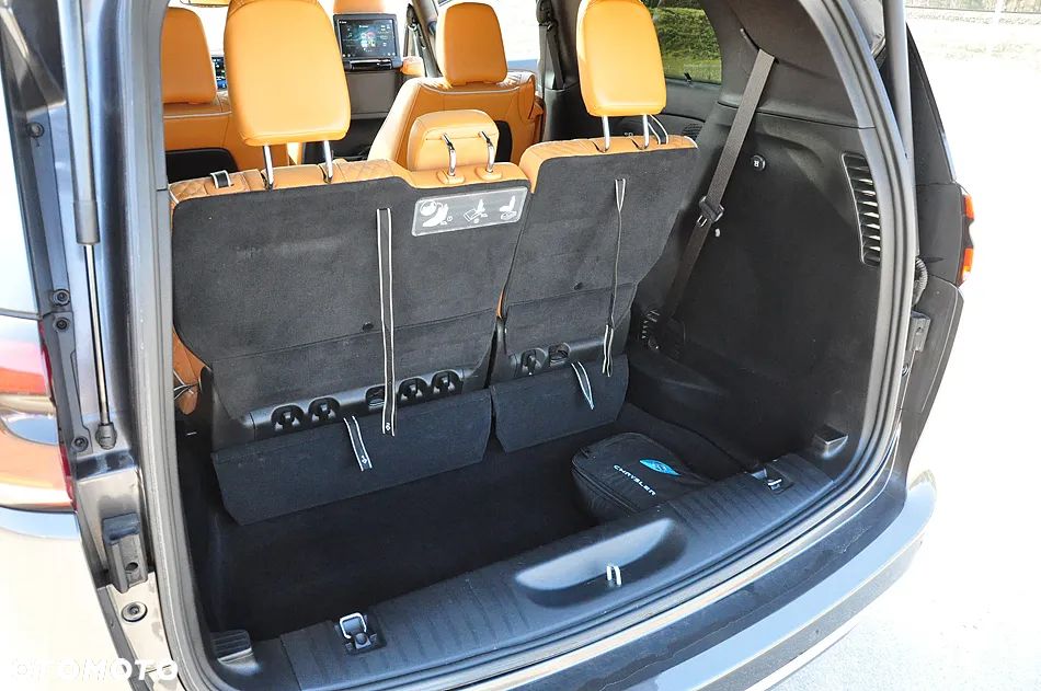 Chrysler Pacifica - 35