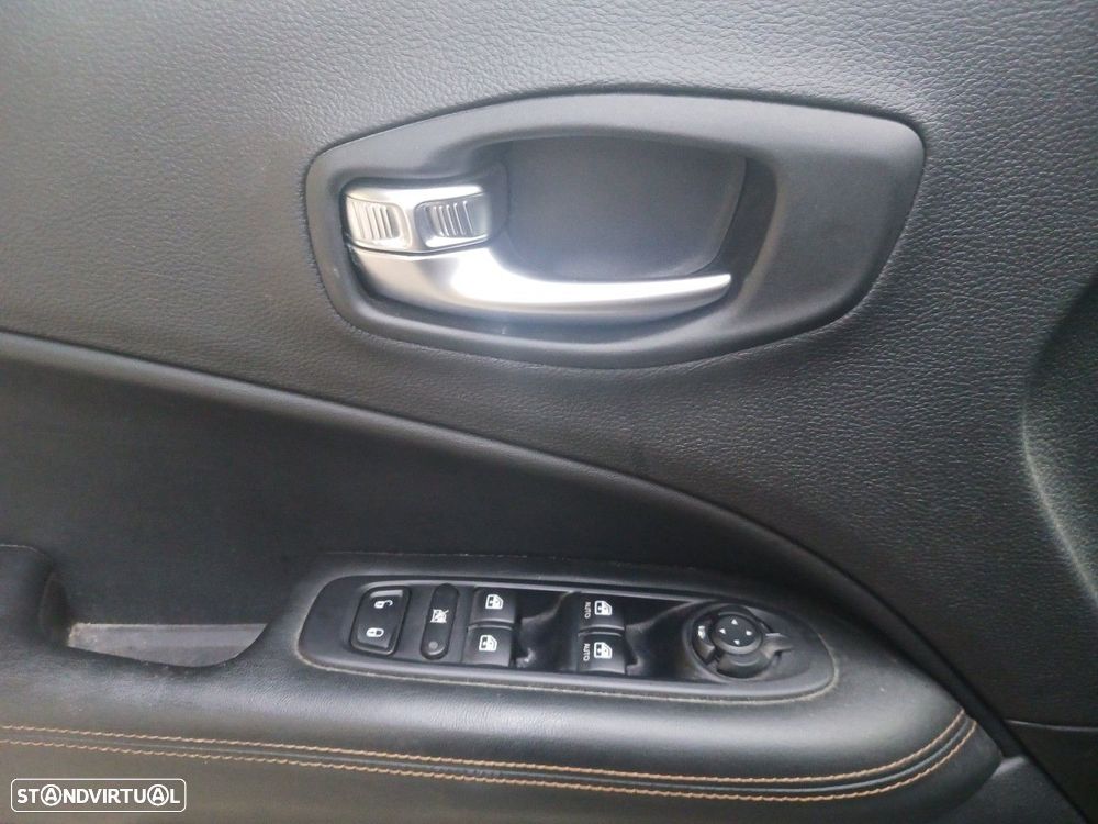 Jeep Compass 1.6 M-Jet Limited - 24