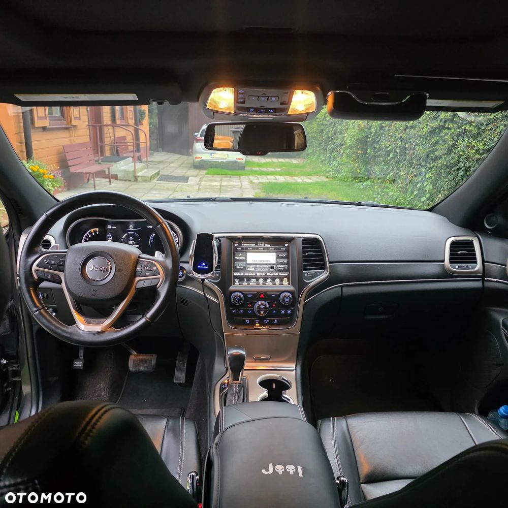 Jeep Grand Cherokee - 16