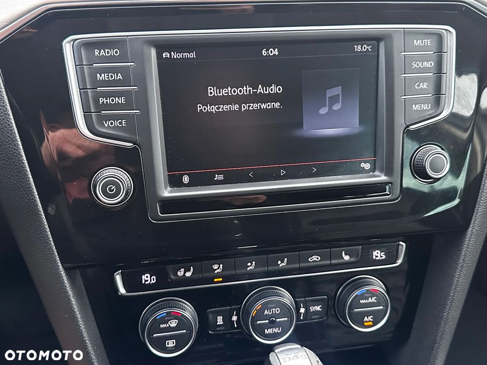 Volkswagen Passat Variant 2.0 TDI SCR 4Motion DSG Highline - 11
