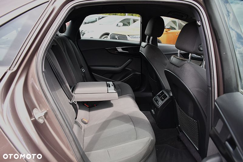 Audi A4 Limousine 1.4 TFSI Sport - 22