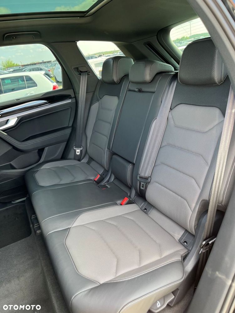 Volkswagen Touareg 3.0 V6 TDI 4Motion R-Line Final Edition - 10