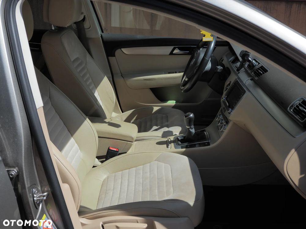 Volkswagen Passat 1.4 TSI Highline R-Style - 12