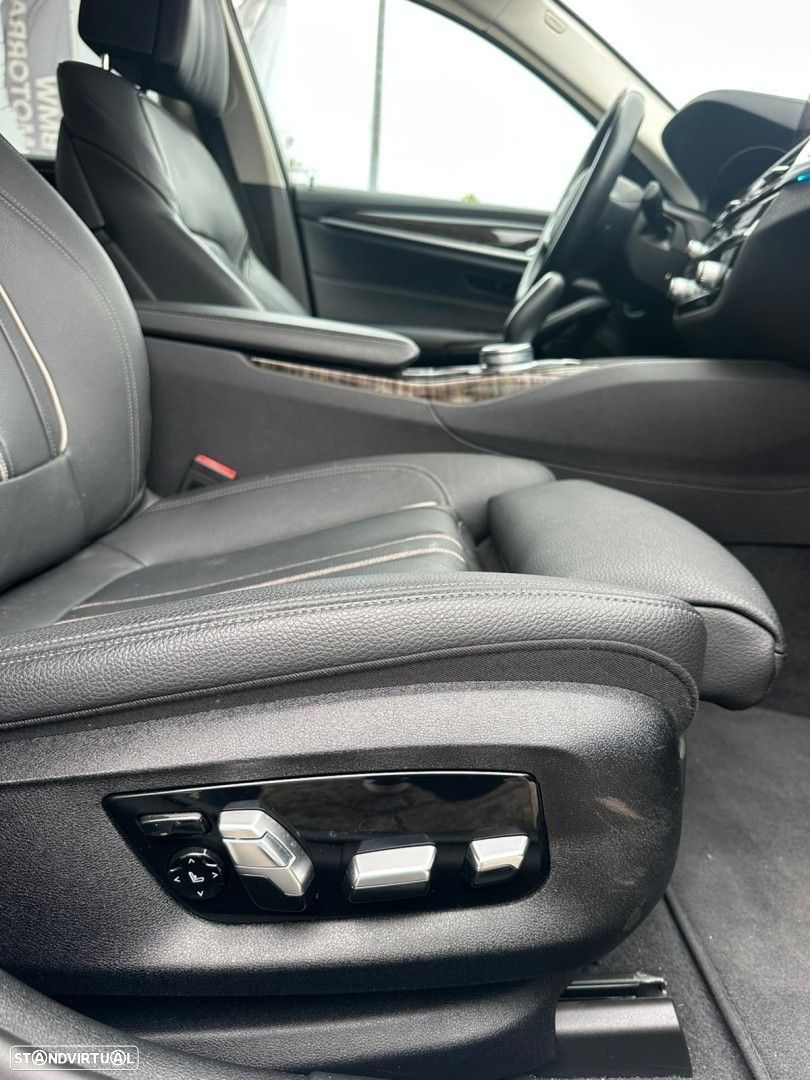 BMW 530 e Line Luxury - 16