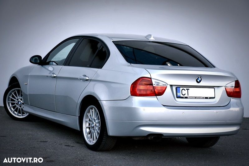 BMW Seria 3 318i - 5