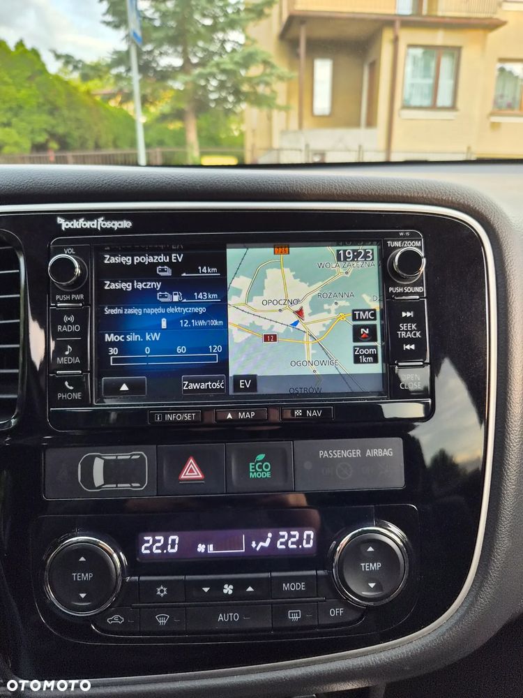 Mitsubishi Outlander - 32