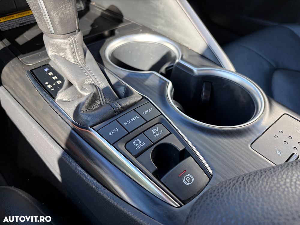 Toyota Camry 2.5 Exclusive - 25