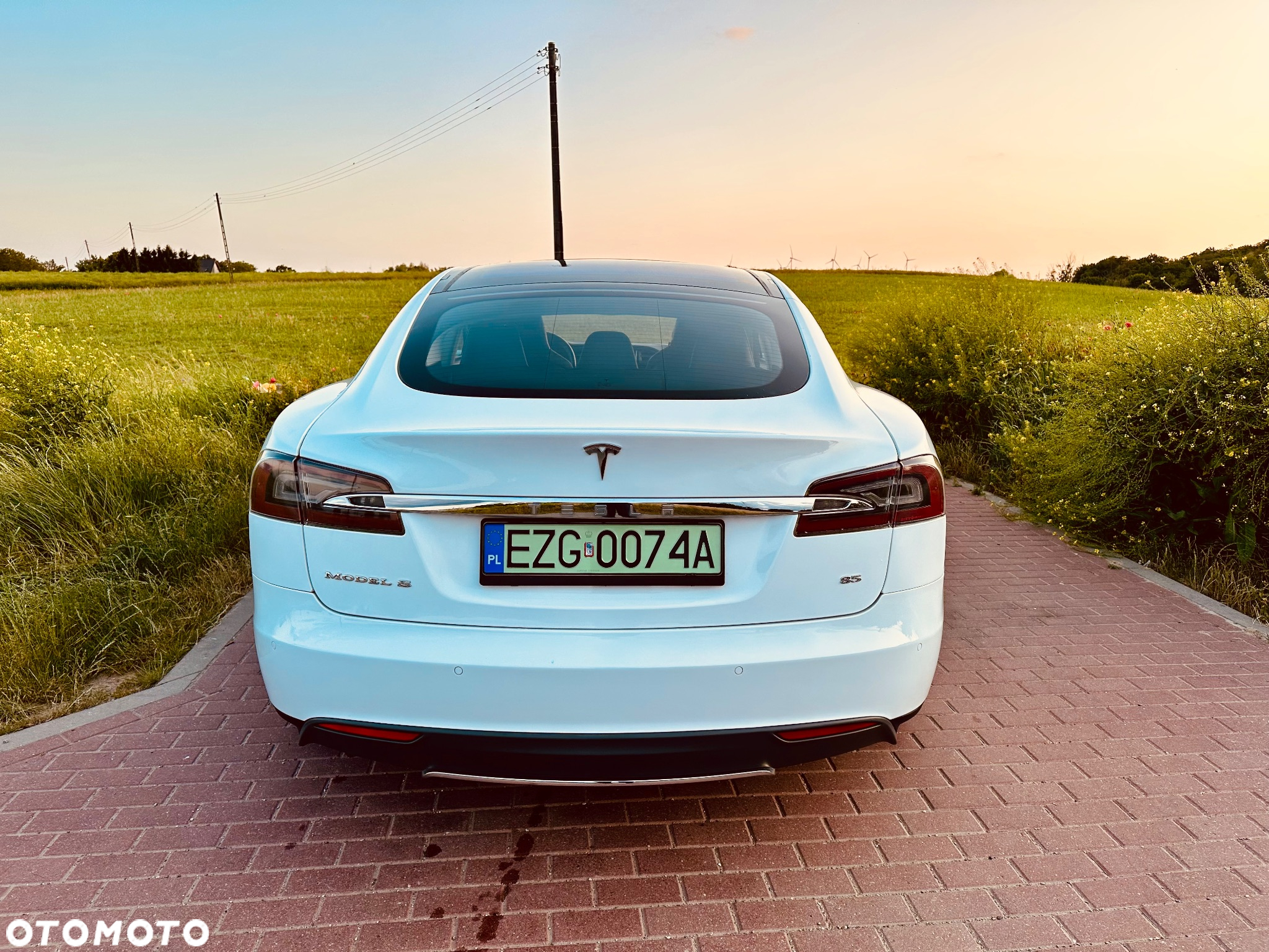 Tesla Model S Standard - 4