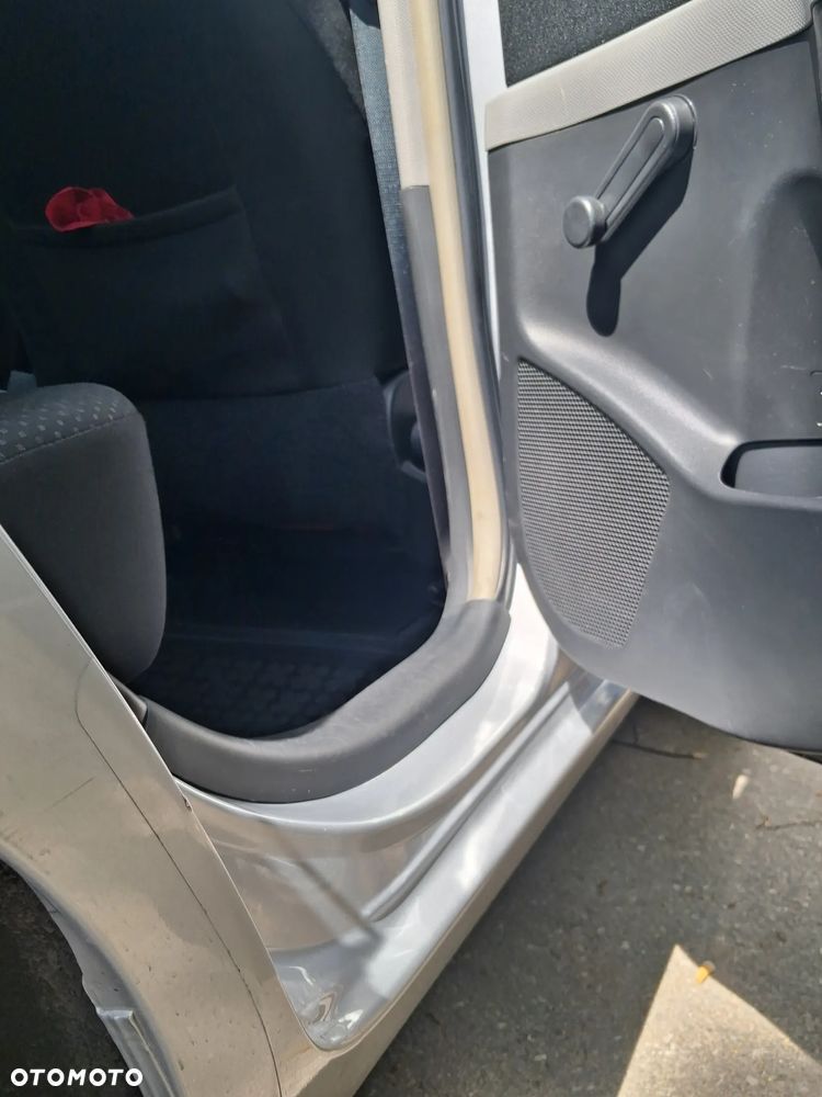 Toyota Yaris - 28