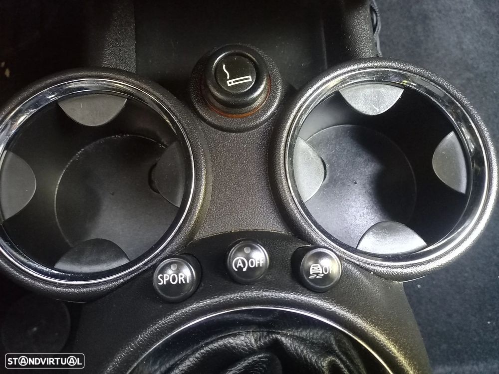 MINI 3 Portas Cooper D - 18