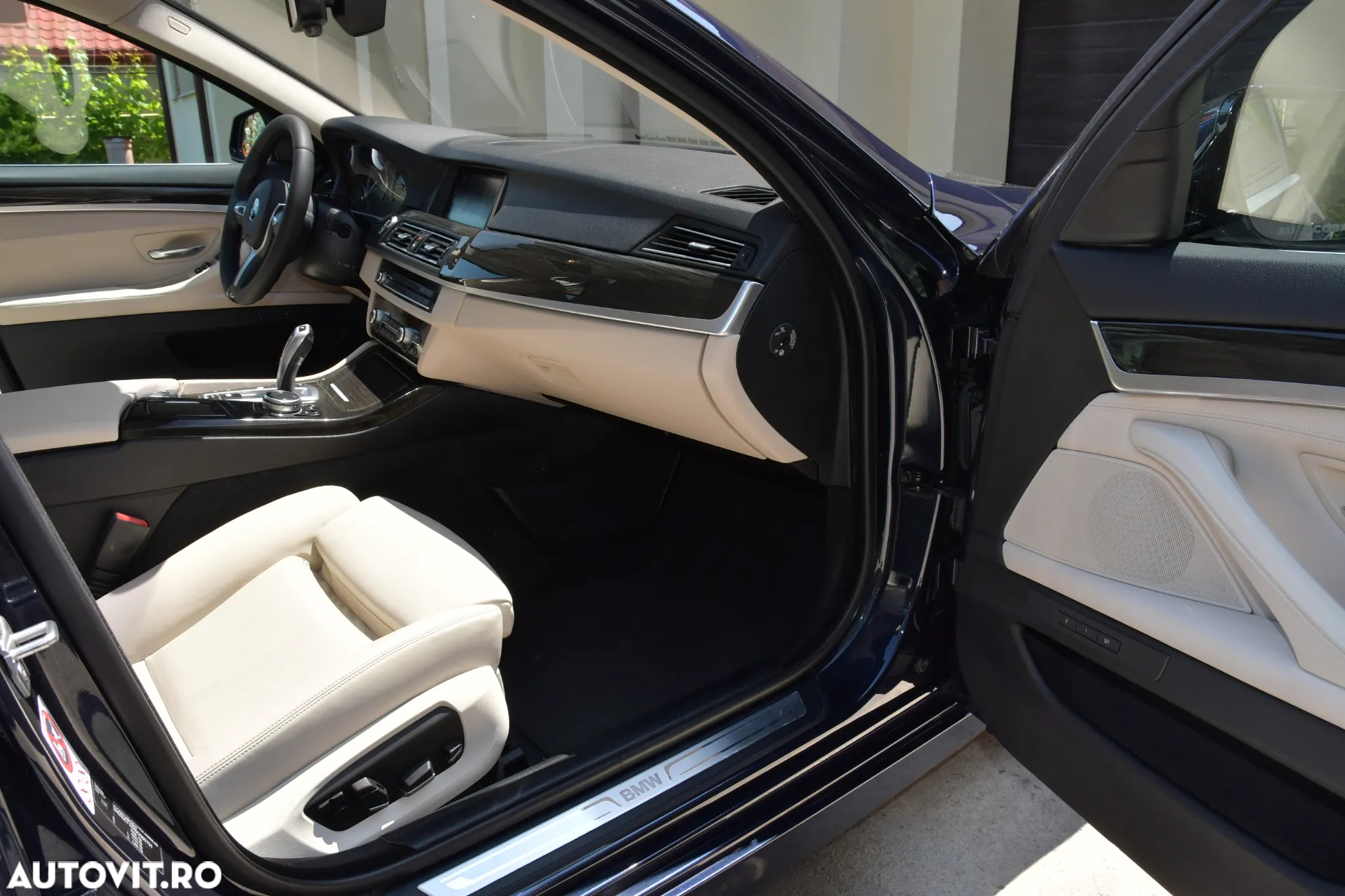 BMW Seria 5 520d xDrive AT - 30
