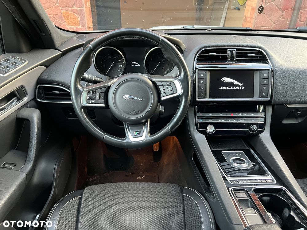 Jaguar F-Pace 2.0 i4D AWD R-Sport - 6