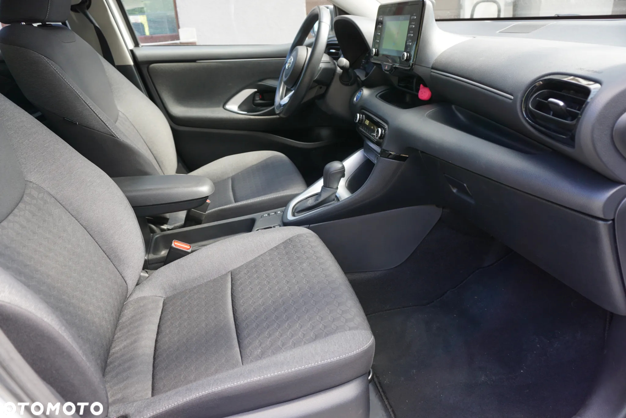 Toyota Yaris Hybrid 1.5 Style - 16
