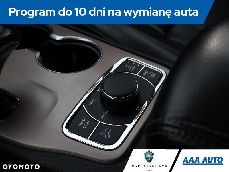 Jeep Grand Cherokee - 19