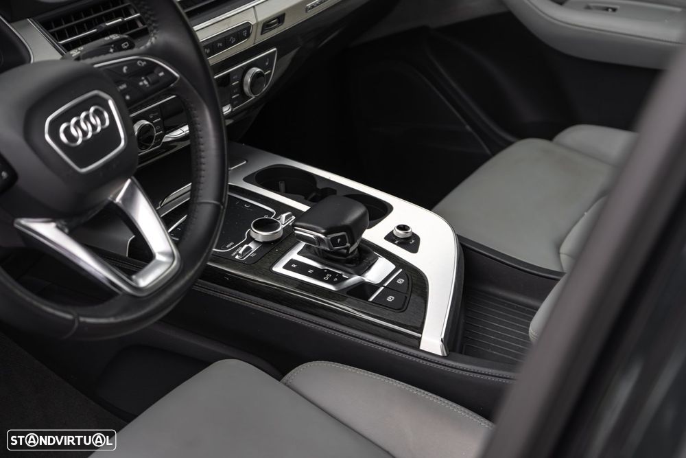 Audi Q7 3.0 TDI quattro tiptronic - 22