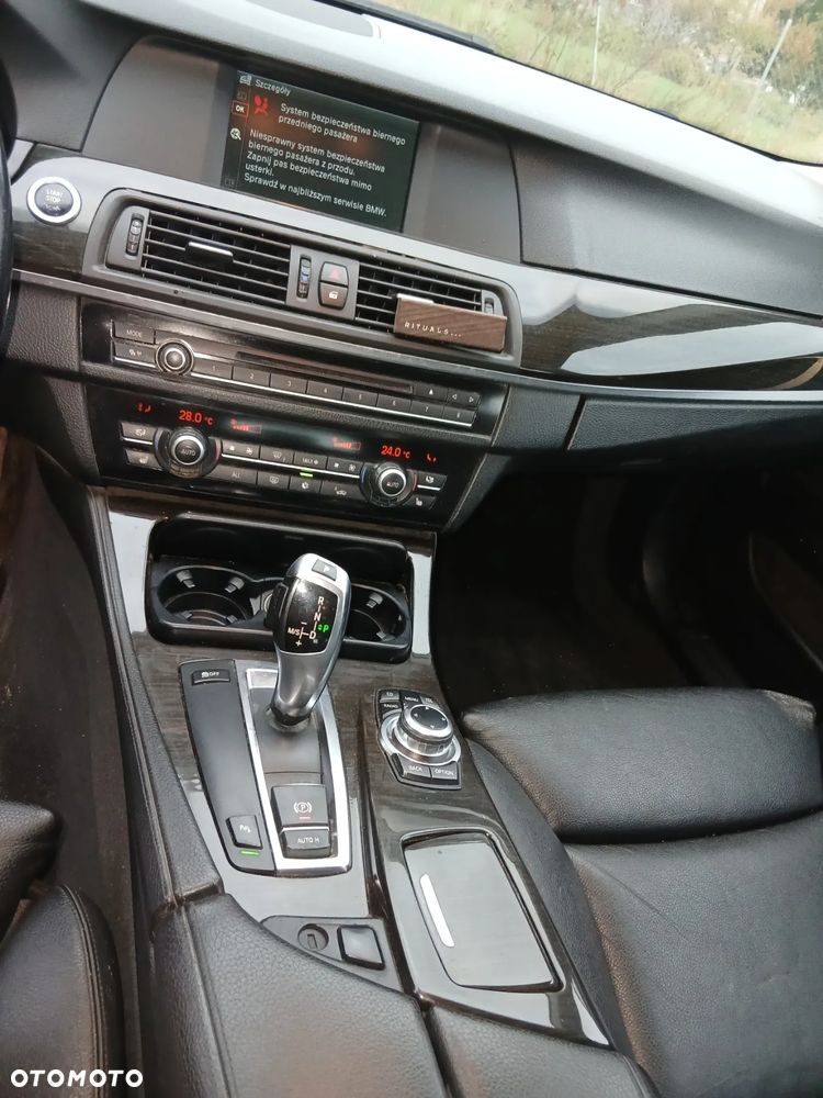 BMW Seria 5 525d Touring - 7