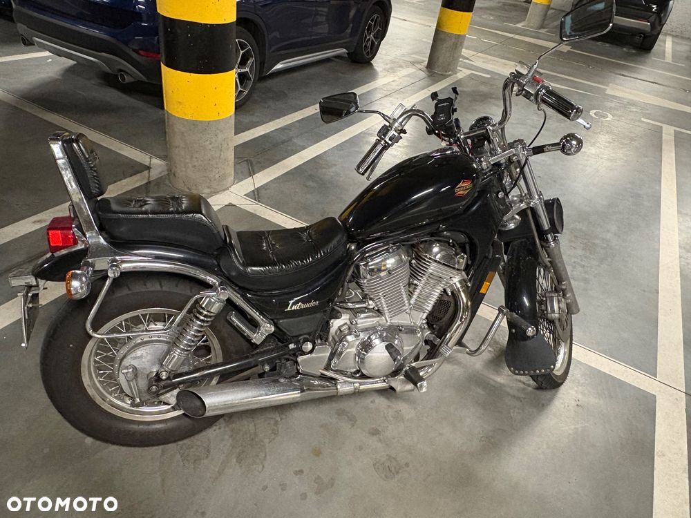 Suzuki Intruder - 4