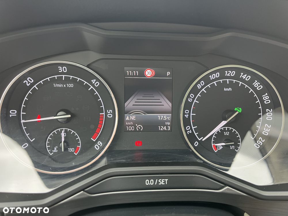 Skoda Superb 2.0 TDI DSG Premium Edition - 19