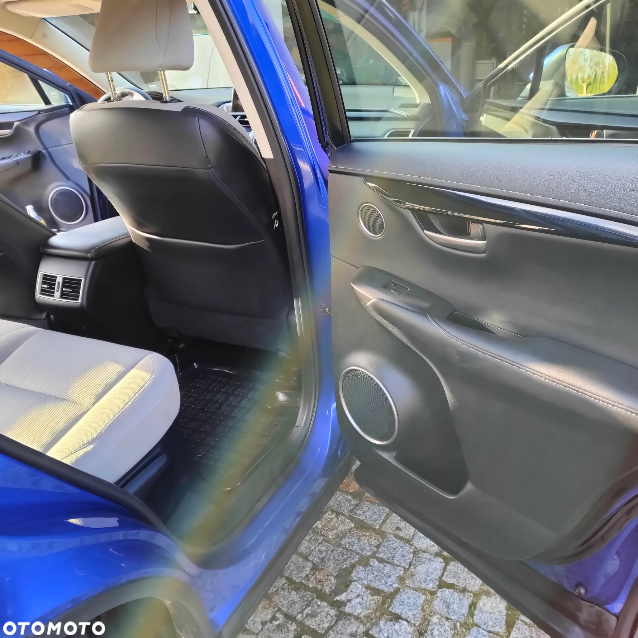Lexus NX 300h Comfort AWD - 4
