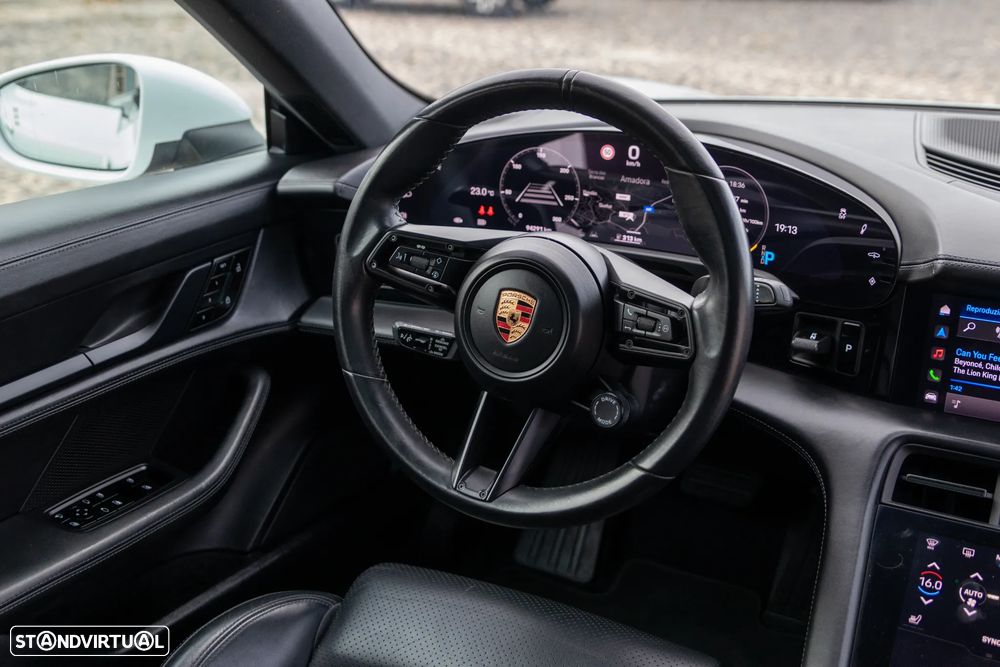 Porsche Taycan - 33