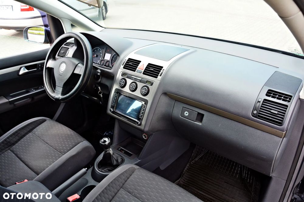 Volkswagen Touran 1.6 Basis - 6