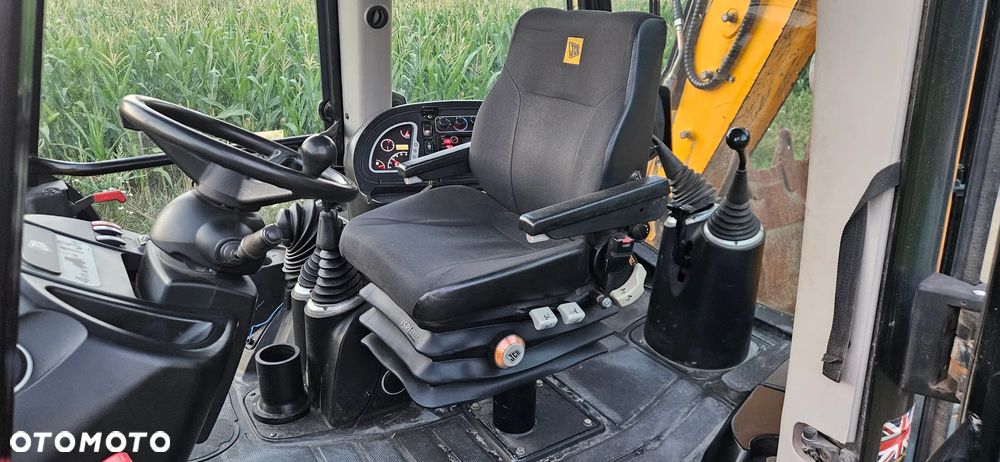 JCB 3CX - 7