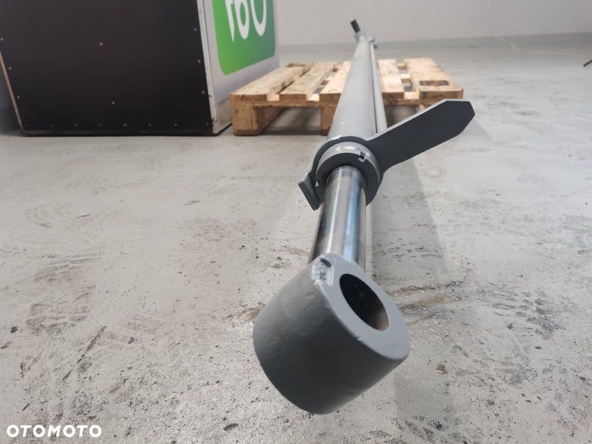 Manitou MLT 737 {Cylinder hydrauliczny wysuwu teleskopu} - 8