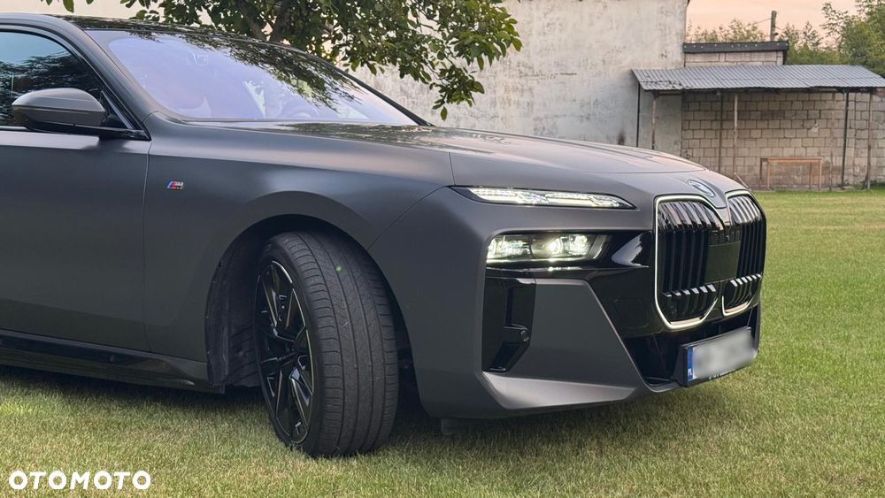 BMW Seria 7 750e PHEV xDrive Individual Edition sport - 17