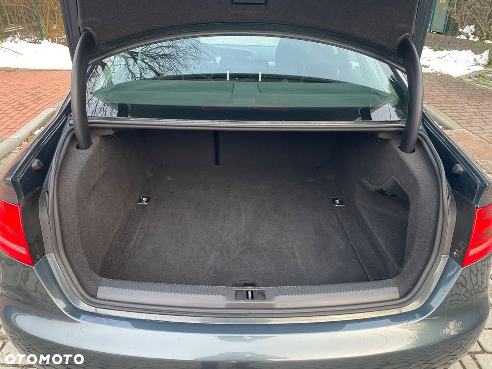 Audi A4 Limousine - 15