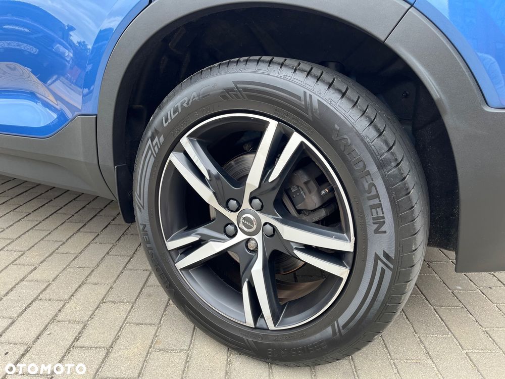Volvo XC 40 T4 AWD R-Design - 8