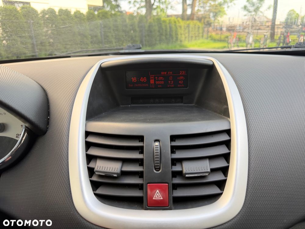 Peugeot 207 - 12