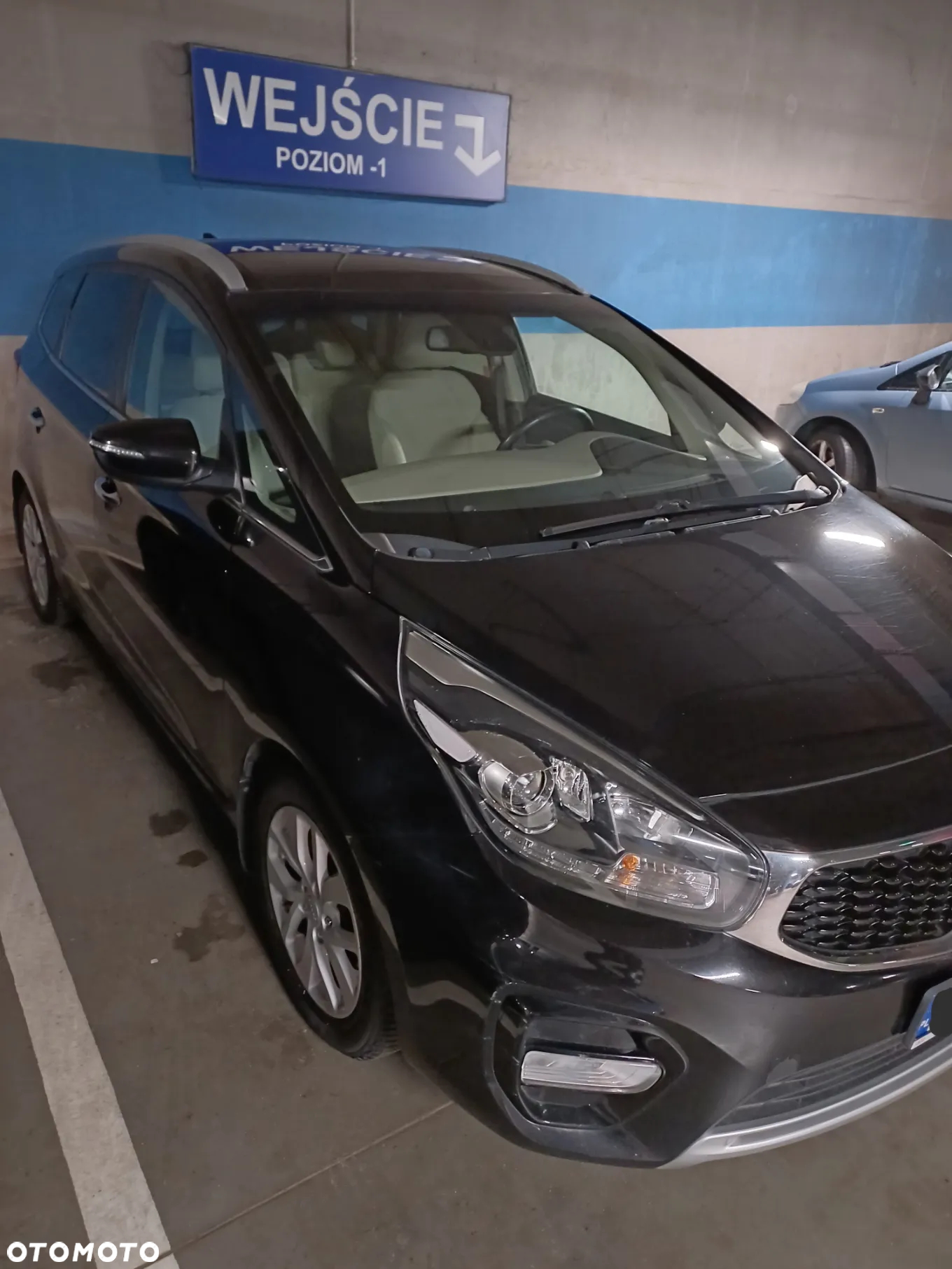 Kia Carens - 5