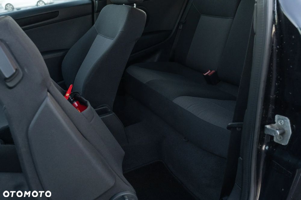 Opel Astra III GTC 1.6 Enjoy - 35