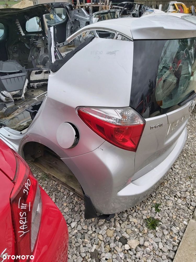 Toyota VERSO S błotnik lewy tył ćwiartka lewa - 1