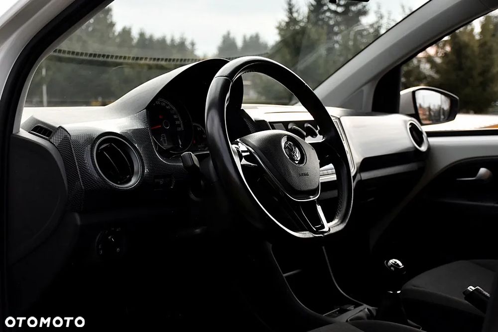 Volkswagen up! 1.0 high - 17