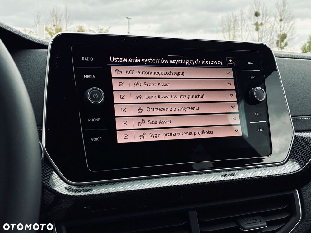 Volkswagen T-Cross - 16