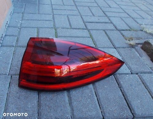 LAMPA TYLNA PRAWA PORSCHE CAYENNE 92A 2014-2017 ORYGINAŁ 95863106201 - 1