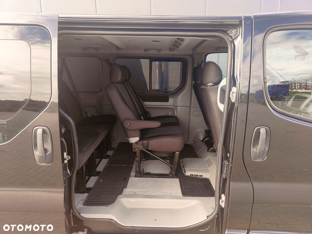 Renault Trafic 2.0 dCi 115 FAP Passenger Black Edition - 16