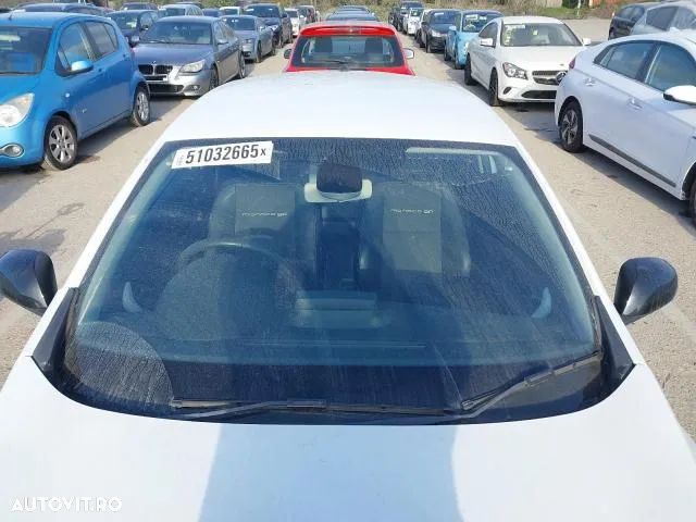 Piese de Renault Megane 3 2011 in 2 usi - 14