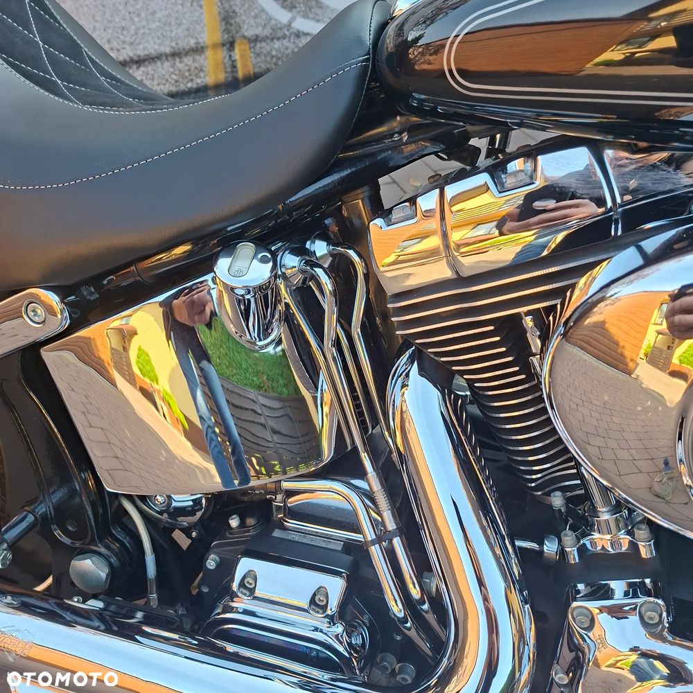 Harley-Davidson Softail Custom - 21