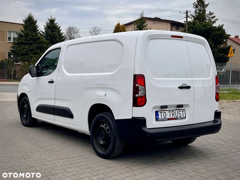 Citroën BERLINGO LONG / 3 OSOBY / BOGATE WYPOSAŻENIE / SALON POLSKA / BEZWYPADKOWY / DOSTĘPNE 15 SZTUK - 4