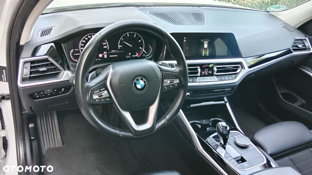 BMW Seria 3 320d Sport Line - 17