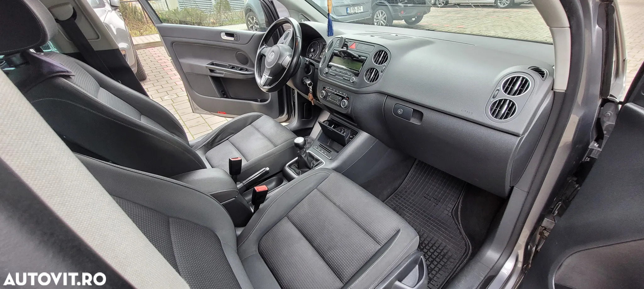 Volkswagen Golf Plus 1.6 TDI DPF Trendline - 6