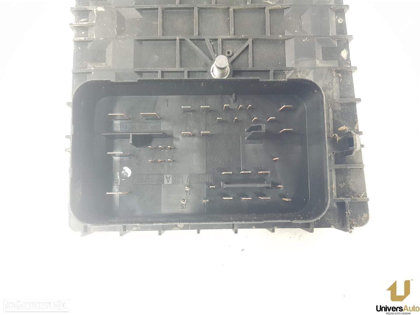 CAIXA RELÉS / FUSÍVEIS AUDI A3 SPORTBACK 2008 -1K0937125A - 2