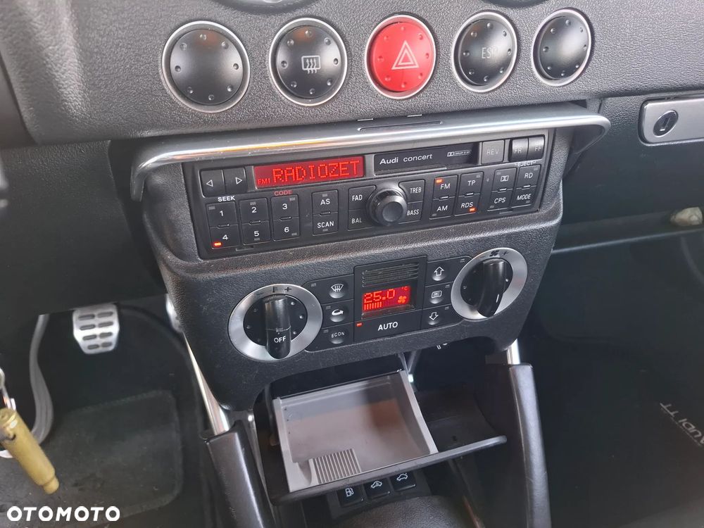 Audi TT Coupé 1.8T - 29