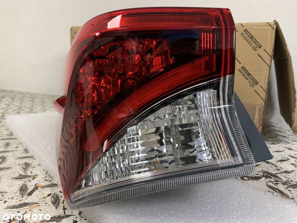 NOWA ORYGINALNA LAMPA TYLNA LEWA TOYOTA AURIS II LIFT KOMBI 15-18 81561-02A51 - 4