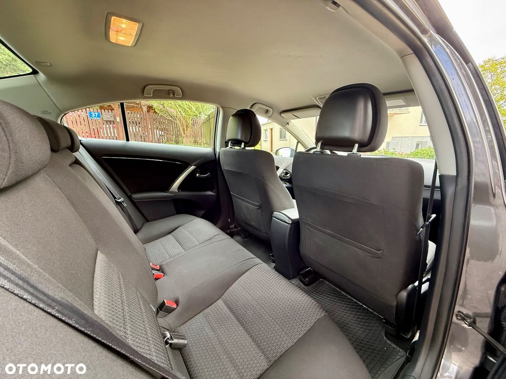 Toyota Avensis 2.2 D-4D Premium - 31
