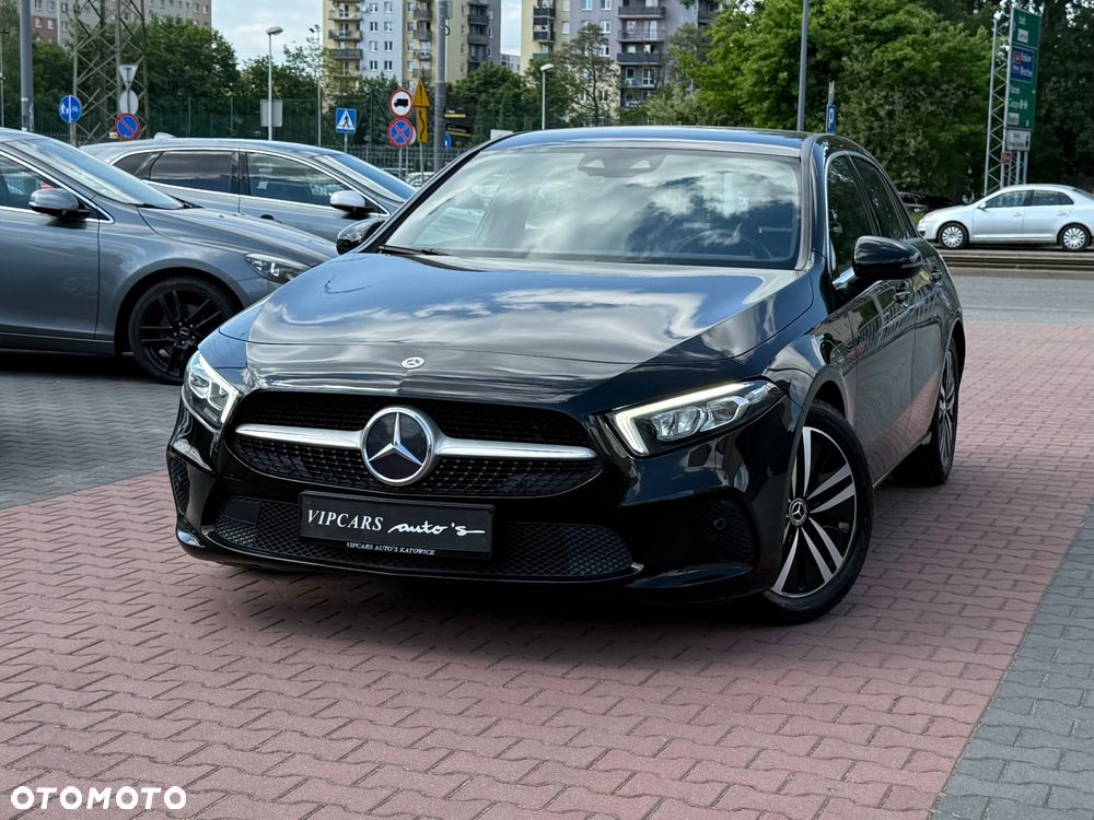 Mercedes-Benz Klasa A 180 7G-DCT Special Edition