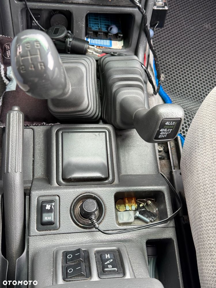 Mitsubishi Pajero - 9