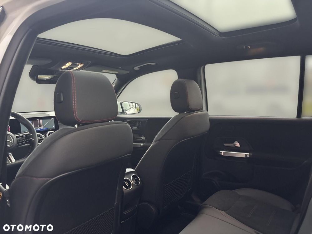 Mercedes-Benz GLB - 16